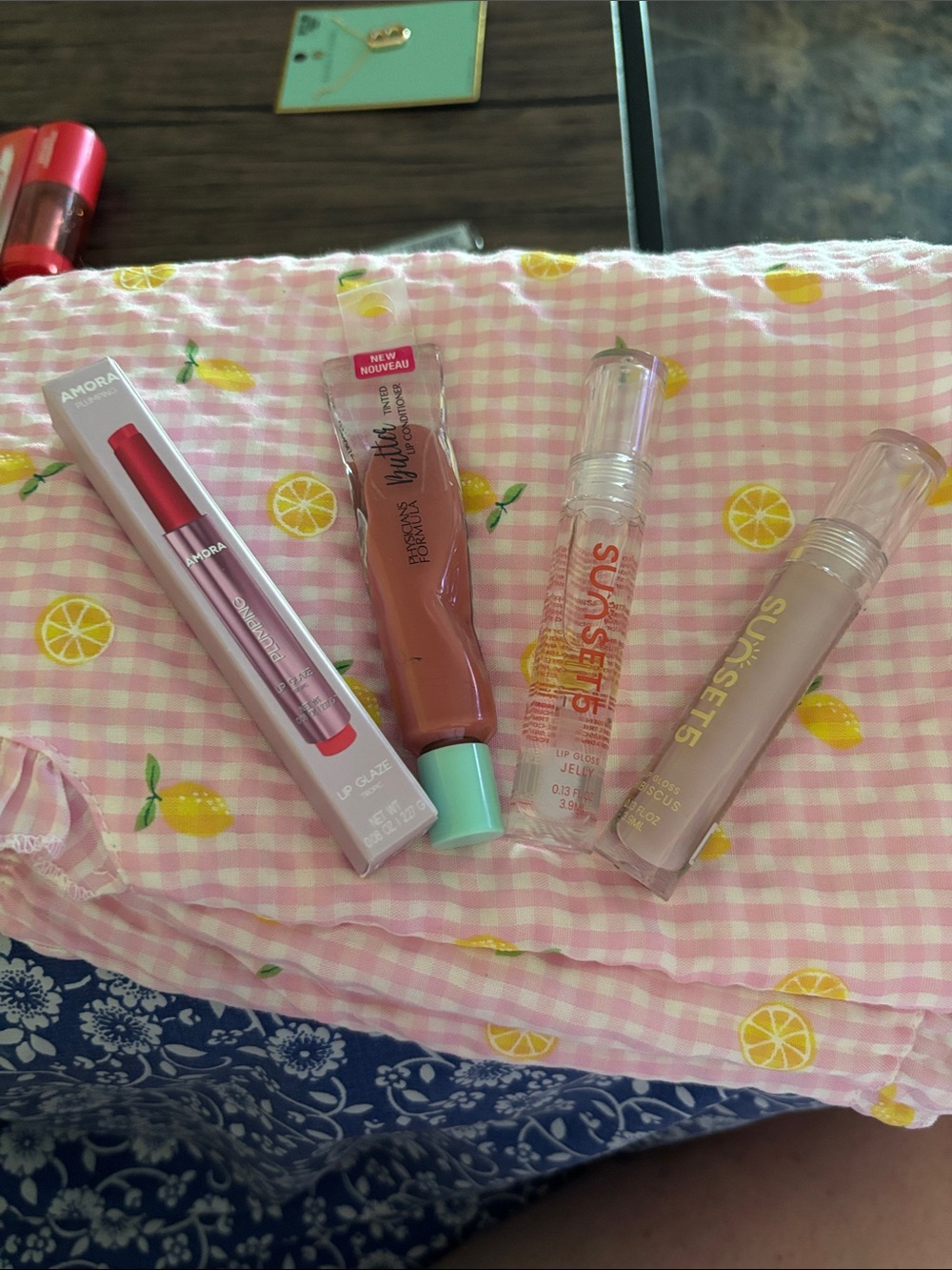 Assorted Lip Gloss & Lip Oil Set in Nude, Clear and Pink Shades Lip Combo